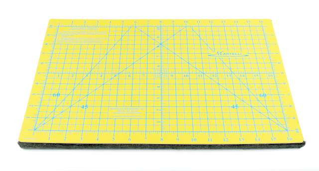 Press or Cut Mat 12" x 18"